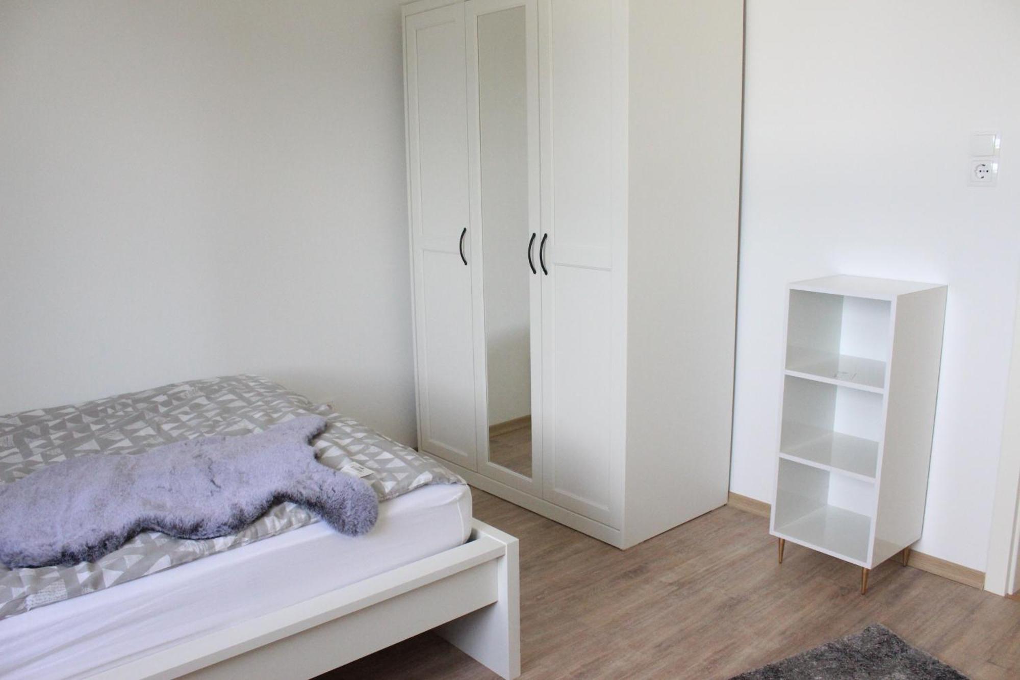 1 In Dreizimmer Innenstadt Ferien Apartment *