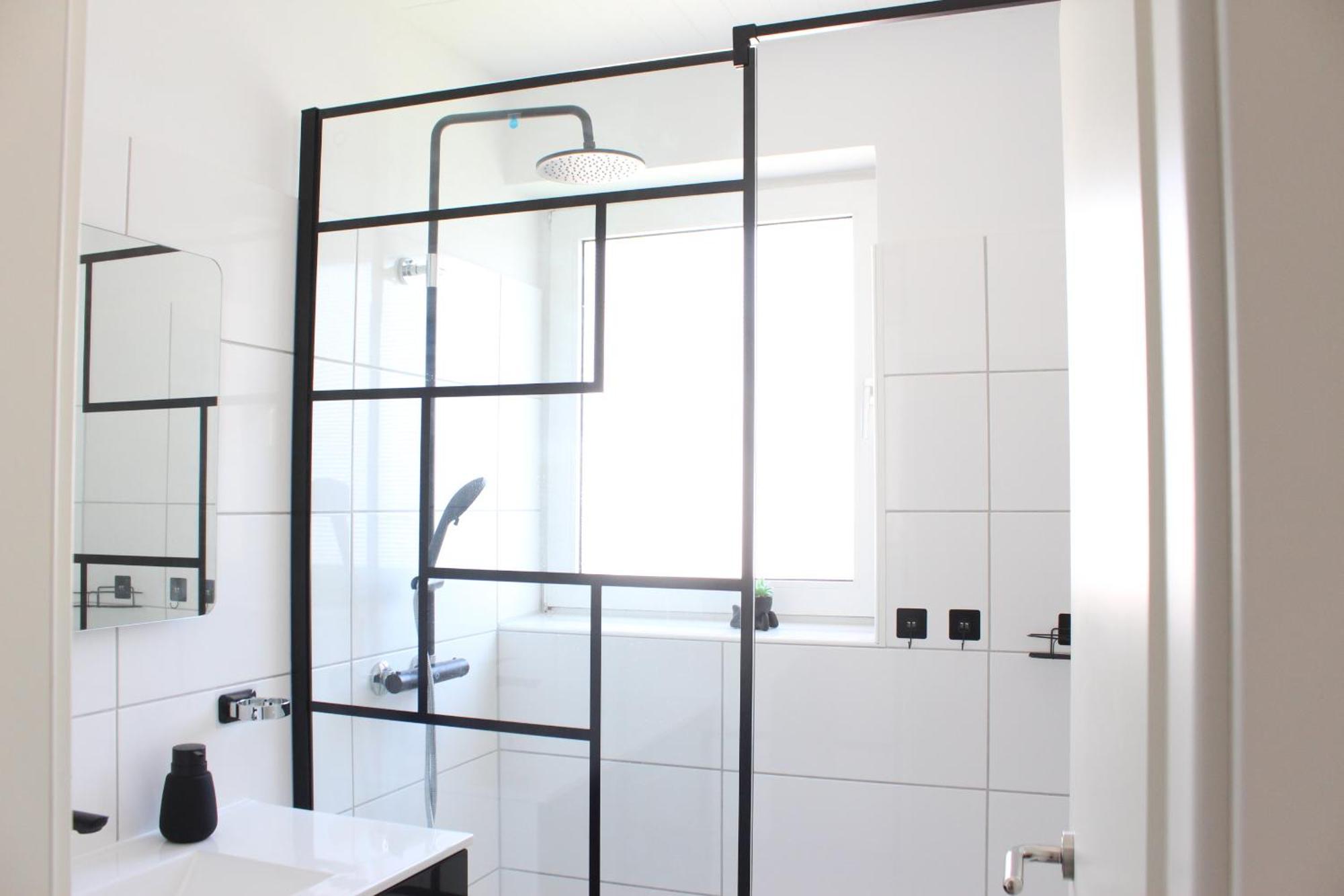 1 In Dreizimmer Innenstadt Ferien Apartment *