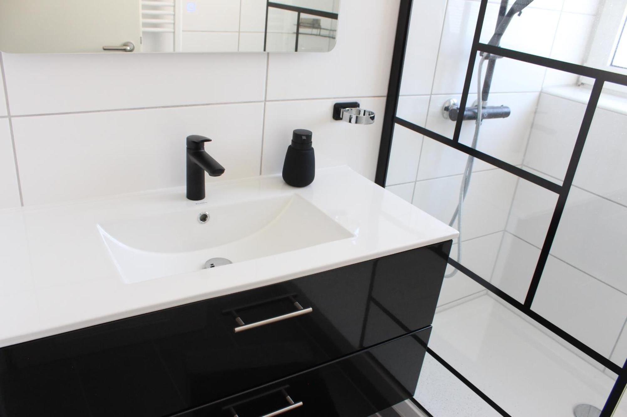 Apartment 1 In Dreizimmer Innenstadt Ferien *